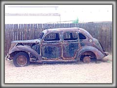 EBOěÂԂ̃IuWF - Old Car Objet Wigwam Motel Holbrook Arizona