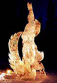 氷の彫刻イカロスの写真